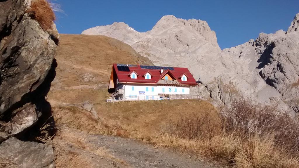 Gasthof Zum Loewen Sankt Jakob im Lesachtal Exterior foto